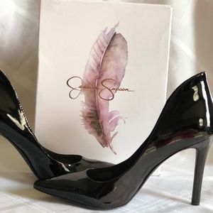 Jessica Simpson BLACK PATENT pumps NEW IN BOX